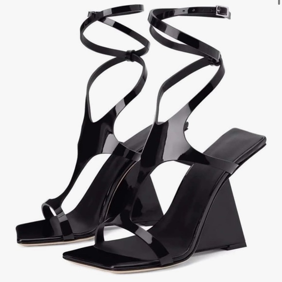 Fashion Nova Shoes - Brand New Black Patent Sculptural Wedge Heels – Size 6 – 4.13” Heel